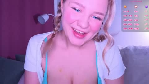 Bella Wooowww online show from March 26, 9:31 pm