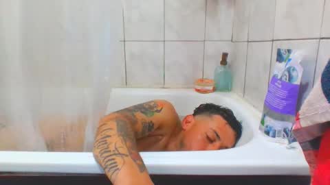 baadddboooy69 online show from November 15, 7:15 pm