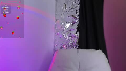 Queen B online show from December 2, 7:12 pm