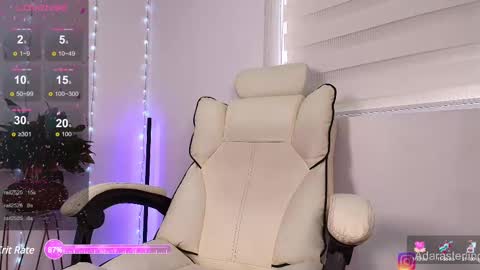 Snapshot of babepeach chatting on February 28, 8:28 pm adara sterling online show from February 28, 8:28 pm