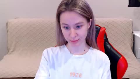 baby_kitte online show from February 9, 5:50 am