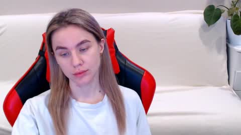 baby_kitte online show from February 20, 5:23 am