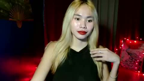 Snapshot of baby_love143 chatting on October 14, 12:41 pm sky online show from October 14, 12:41 pm