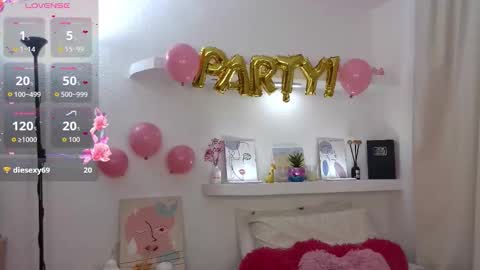 Snapshot of baby_mily_05 chatting on October 4, 12:30 am Mily - All days start to 1200pm Washigton online show from October 4, 12:30 am