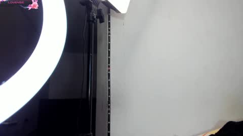     online show from February 7, 6:24 pm