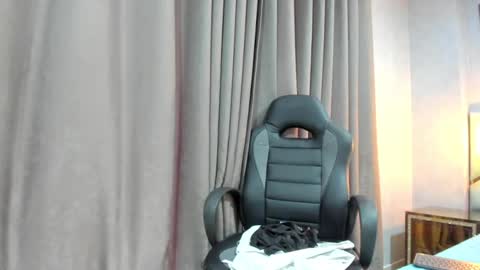 Snapshot of babyangel18_ chatting on February 12, 5:16 pm ANGEL online show from February 12, 5:16 pm