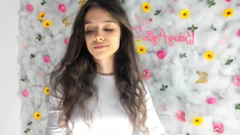 Snapshot of babyaylin chatting on March 3, 3:22 pm Aylin online show from March 3, 3:22 pm
