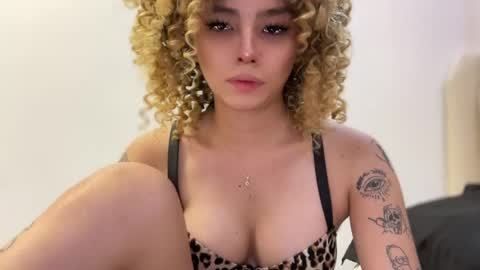 babyclarats online show from April 16, 6:02 am