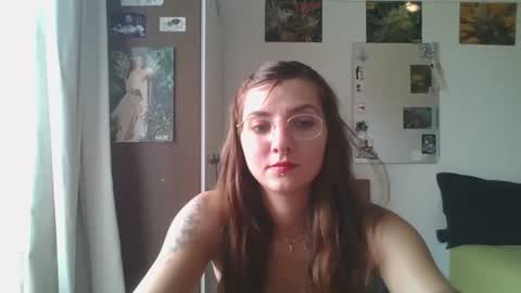 Snapshot of babydemon6 chatting on January 27, 7:03 pm babydemon6 online show from January 27, 7:03 pm