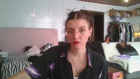 Snapshot of babydemon6 chatting on October 1, 7:02 pm babydemon6 online show from October 1, 7:02 pm