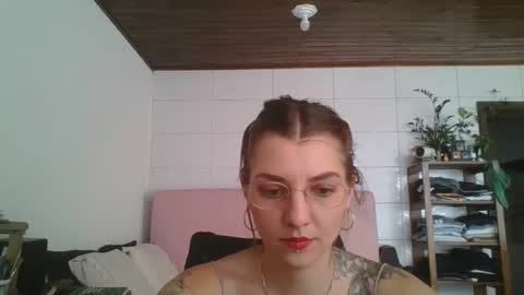 Snapshot of babydemon6 chatting on October 4, 2:48 pm babydemon6 online show from October 4, 2:48 pm