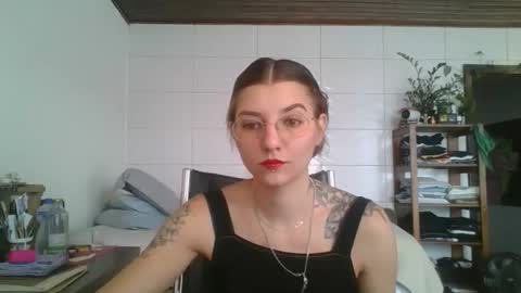 Snapshot of babydemon6 chatting on September 19, 12:20 pm babydemon6 online show from September 19, 12:20 pm