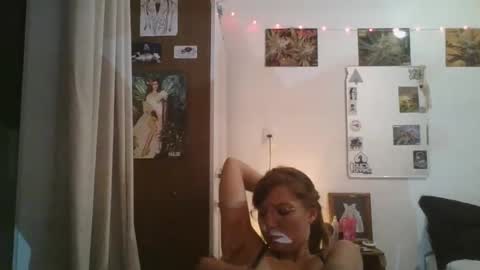 Snapshot of babydemon6 chatting on February 13, 11:15 pm babydemon6 online show from February 13, 11:15 pm