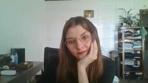 Snapshot of babydemon6 chatting on October 14, 1:58 pm babydemon6 online show from October 14, 1:58 pm