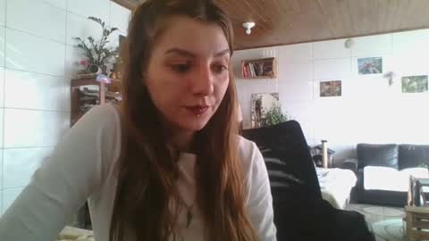 Snapshot of babydemon6 chatting on October 19, 2:00 pm babydemon6 online show from October 19, 2:00 pm