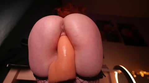 Snapshot of babydoll_laura chatting on October 4, 3:21 pm babydoll_laura online show from October 4, 3:21 pm