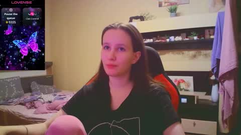 Alice  online show from December 1, 2:15 pm