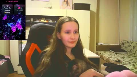 Alice  online show from October 2, 12:20 am