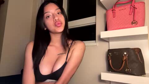 Snapshot of babyynaughty chatting on September 24, 7:04 am babyynaughty online show from September 24, 7:04 am