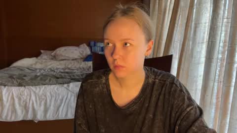 NEXT STREAM  1AM GMT3  Alice    online show from November 15, 3:08 am