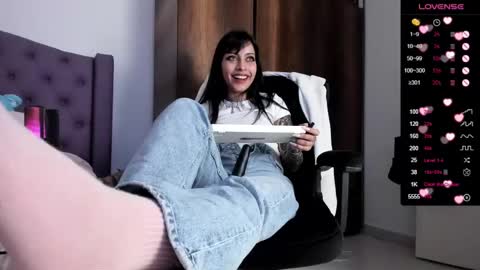 Snapshot of bad_cherry chatting on December 20, 12:08 am Bratty Lanita - independent online show from December 20, 12:08 am