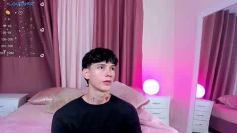 Snapshot of badboy_one chatting on October 21, 9:40 pm jhojan online show from October 21, 9:40 pm