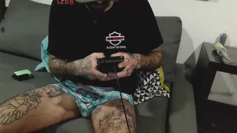 BadCouple  online show from December 22, 2:07 am