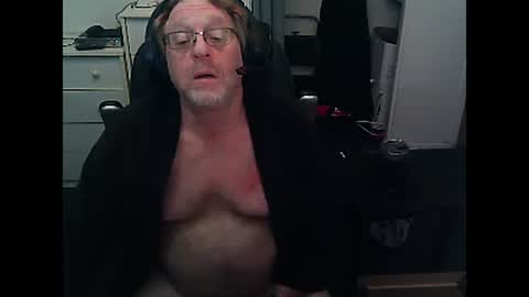 Snapshot of baddass60 chatting on February 28, 7:05 am SexyBaddass online show from February 28, 7:05 am