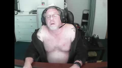 Snapshot of baddass60 chatting on October 30, 5:08 am SexyBaddass online show from October 30, 5:08 am