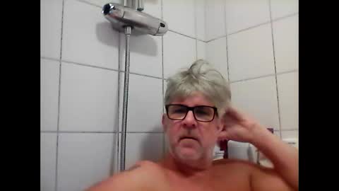 Snapshot of baggelina75 chatting on January 9, 6:47 pm baggelina75 online show from January 9, 6:47 pm