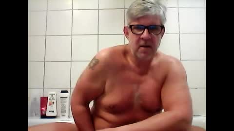 Snapshot of baggelina75 chatting on December 2, 7:11 pm baggelina75 online show from December 2, 7:11 pm