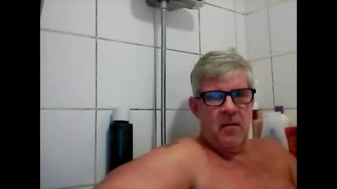 Snapshot of baggelina75 chatting on December 3, 6:55 pm baggelina75 online show from December 3, 6:55 pm