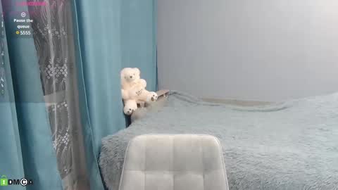 Emma online show from March 9, 7:05 pm