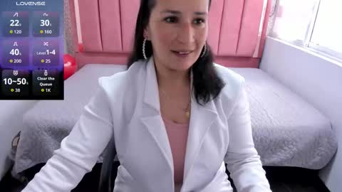 Snapshot of barbara_fox__ chatting on October 13, 12:07 pm B A R B A R A online show from October 13, 12:07 pm