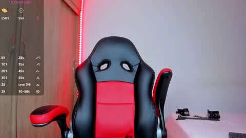 Nicolle  online show from March 4, 3:03 am