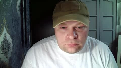 basi_look online show from February 13, 5:54 pm