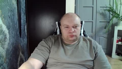 basi_look online show from February 24, 5:33 am