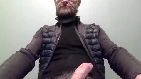 Snapshot of basiccamguy chatting on October 12, 7:38 pm basiccamguy online show from October 12, 7:38 pm