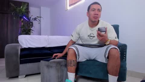 Snapshot of bastian_franco01 chatting on October 16, 2:28 pm Bastian Independent Model online show from October 16, 2:28 pm