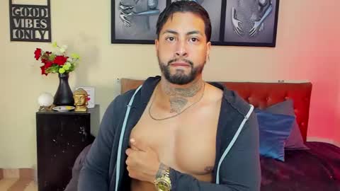 Snapshot of bastian_jones1 chatting on March 6, 5:14 am bastian_jones1 online show from March 6, 5:14 am