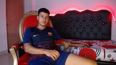 Snapshot of bastian_jonnes chatting on October 16, 3:39 am Bastian online show from October 16, 3:39 am