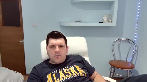 Snapshot of basystem8 chatting on February 25, 9:42 am BASY online show from February 25, 9:42 am