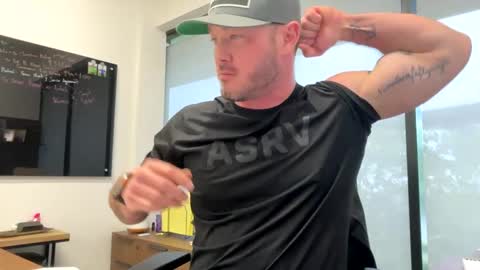 batman25326 online show from February 12, 7:13 pm