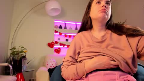 battymoll online show from February 16, 6:10 pm