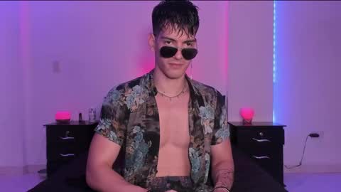 Snapshot of bbbeachboy chatting on January 31, 9:16 pm Valentino online show from January 31, 9:16 pm