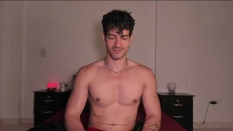 Snapshot of bbbeachboy chatting on March 10, 12:07 am Valentino online show from March 10, 12:07 am