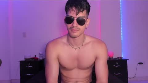 Snapshot of bbbeachboy chatting on January 30, 12:18 am Valentino online show from January 30, 12:18 am