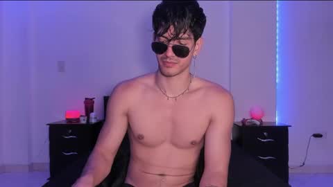Snapshot of bbbeachboy chatting on January 22, 9:10 pm Valentino online show from January 22, 9:10 pm