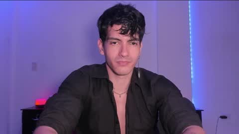 Snapshot of bbbeachboy chatting on January 25, 12:27 am Valentino online show from January 25, 12:27 am