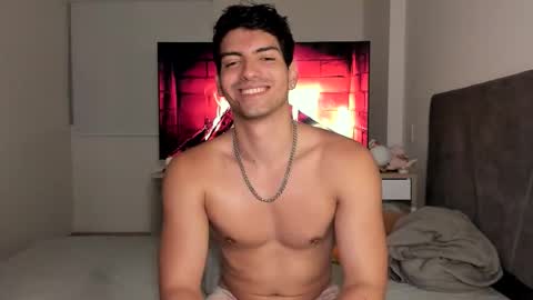 Snapshot of bbbeachboy chatting on October 12, 12:03 am Valentino online show from October 12, 12:03 am